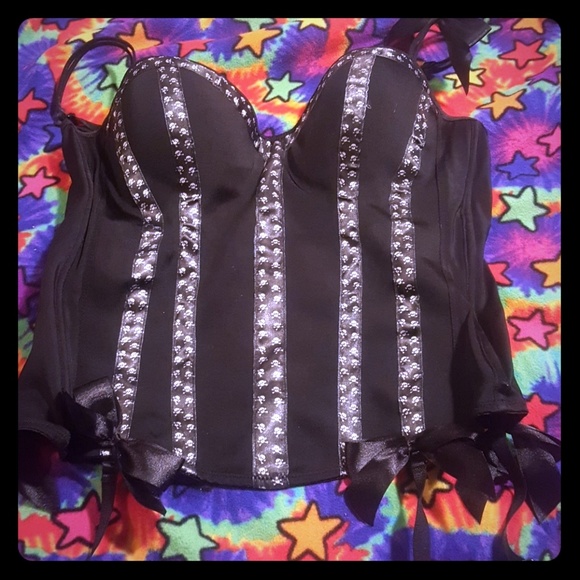Hot Topic Other - Skull corset, with garters